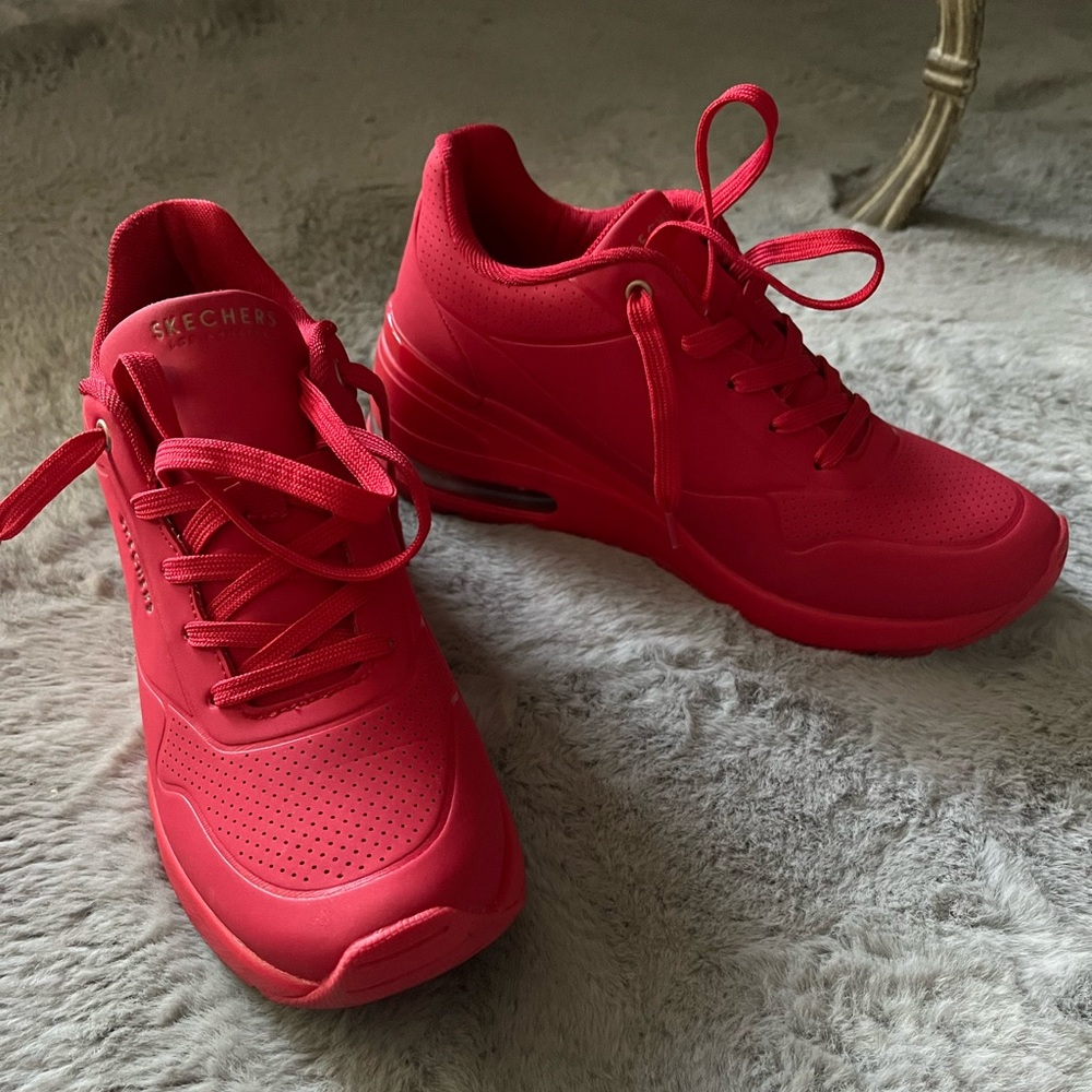 Skechers Street, Los Angeles, with Air-Cooled Memory Foam, 9.5, Red